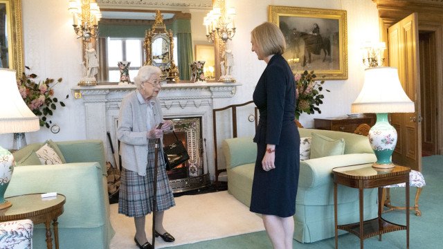 Liz Truss revela última conversa antes do falecimento da rainha Elizabeth