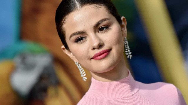 Selena Gomez leva prêmio de melhor atriz em Cannes com colegas de ‘Emilia Pérez’