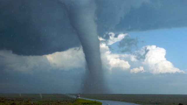 Tornado provoca ‘várias mortes’ e destruição em Iowa, nos Estados Unidos