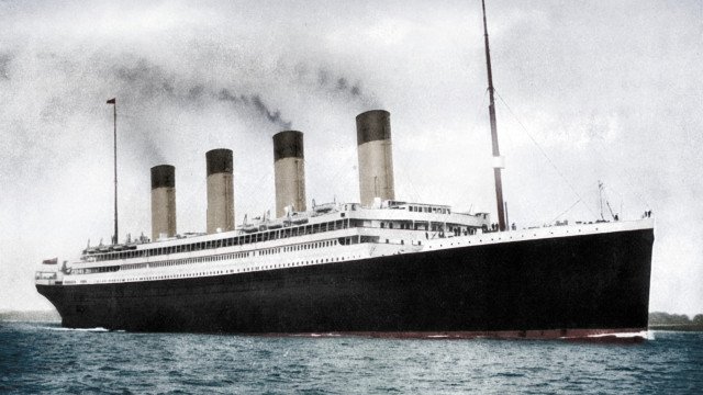 Bilionário dos EUA planeja viagem de submersível aos destroços do Titanic