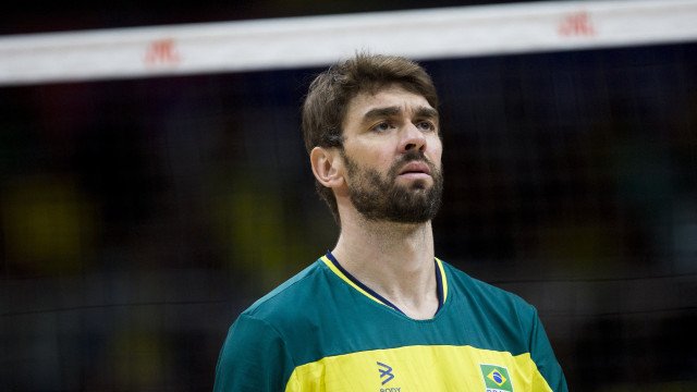 Seleção brasileira de vôlei perde da Itália na Liga das Nações com erro decisivo da arbitragem