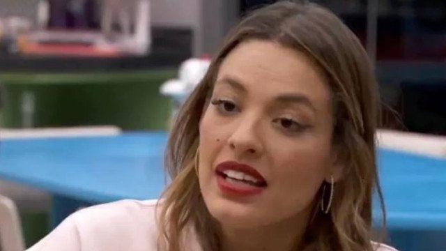 Beatriz diz que não beijou ninguém após o BBB 24