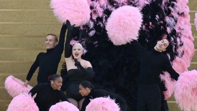 Gaga celebra apresentação na abertura das Olimpíadas: ‘É uma honra cantar para vocês’