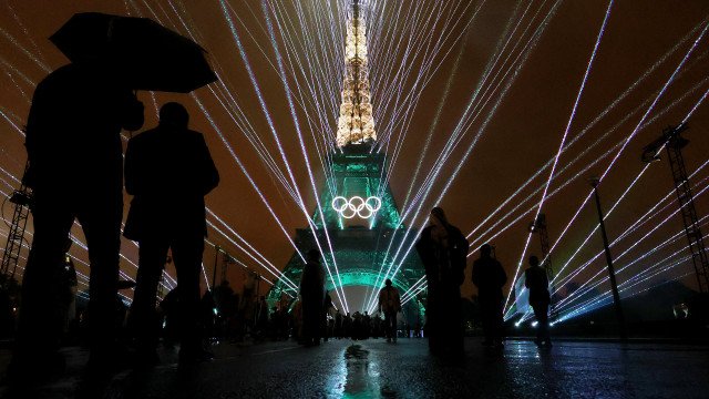 Cerimônia de abertura com temporal e gafe dá início aos Jogos Olímpicos de Paris-2024