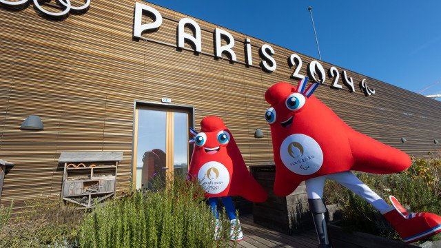 Abertura das Paralimpíadas troca o rio Sena pela avenida Champs-Elysées