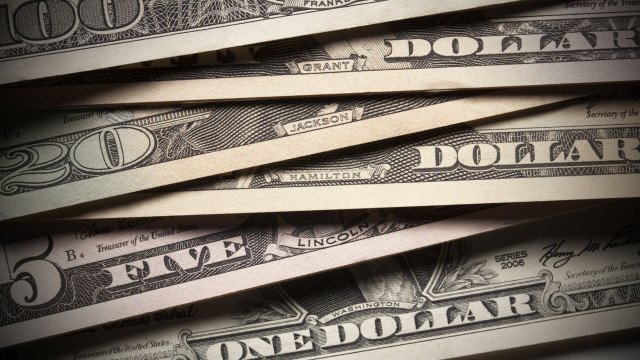 Dólar abre em alta nesta sexta-feira após sete sessões seguidas de queda