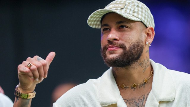 Neymar celebra Depay no Corinthians, e holandês reage