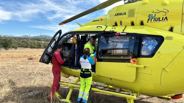 Adolescente fica gravemente ferido após tocar em torre de alta tensão