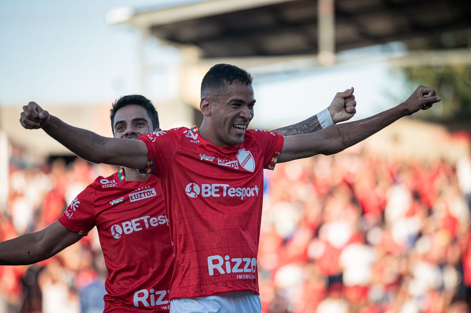 Presente em 28 dos 31 jogos do Vila Nova na Série B, Elias ressalta a importância de confronto direto contra o Coritiba: “Não podemos tropeçar”