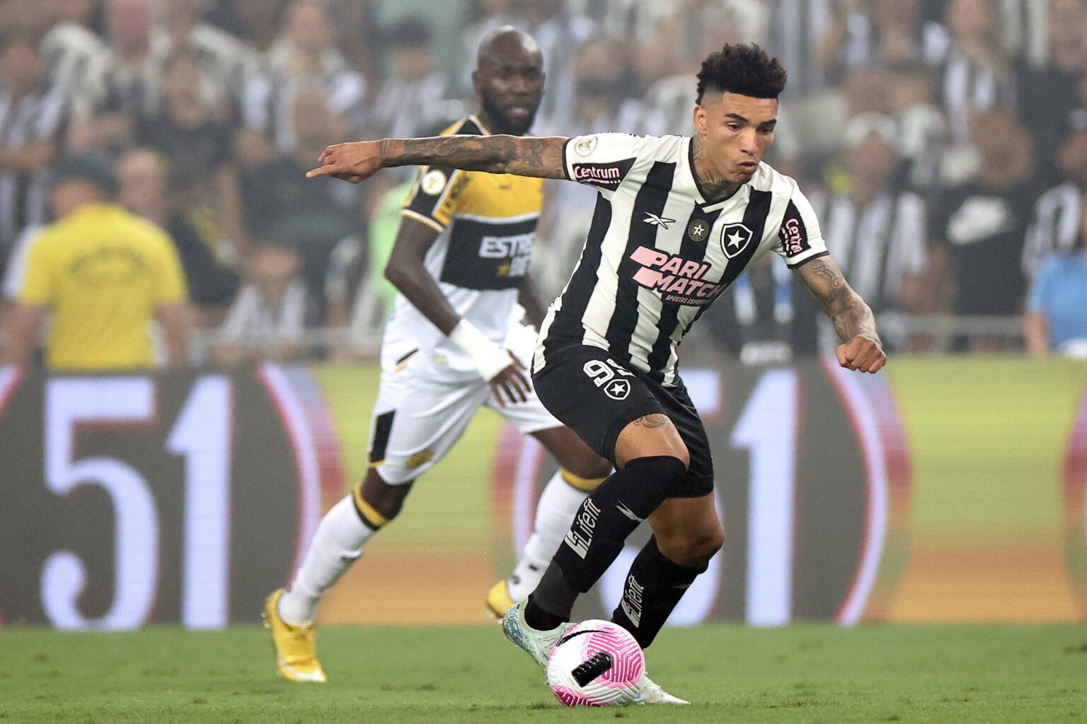 Decepcionante em campo, Botafogo fica no empate com o Criciúma no Maracanã