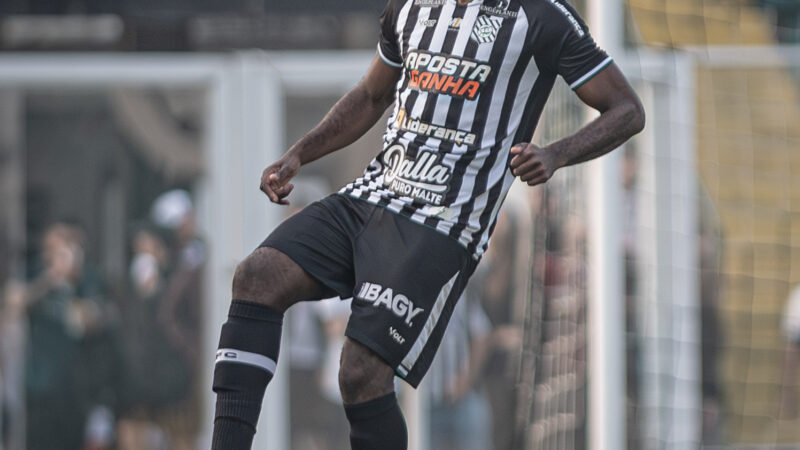 Presente em 56% dos jogos na temporada, Rafael Ribeiro agradece passagem pelo Figueirense