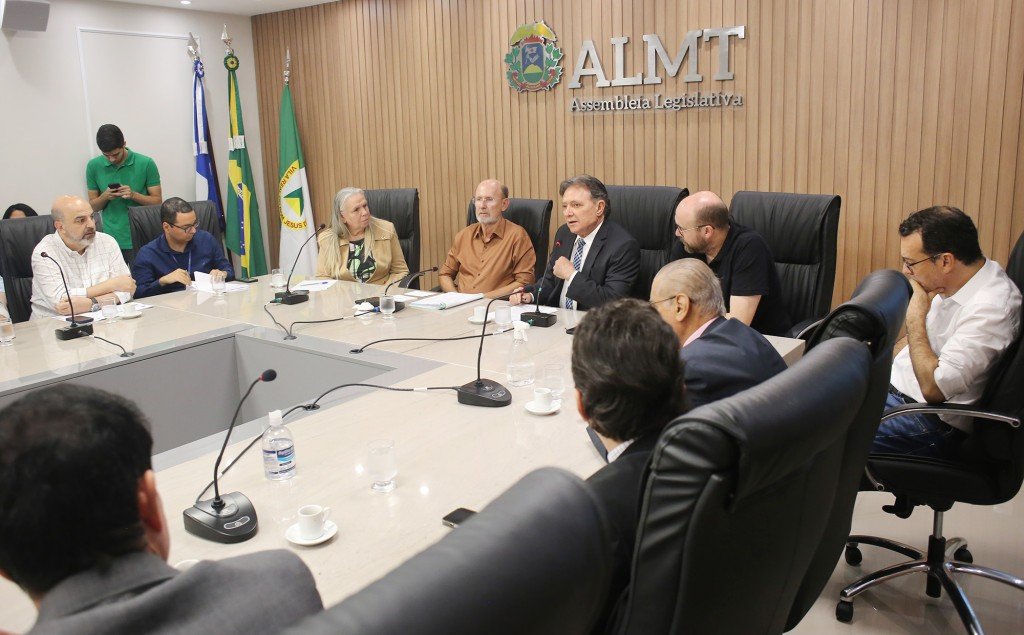 Reunião com representantes do governo define investimentos para construção de creches