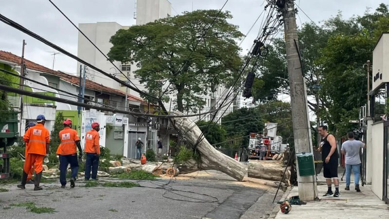 Chuvas intensas, ventos fortes, alagamentos e falta de energia assombram cidades em todo o país