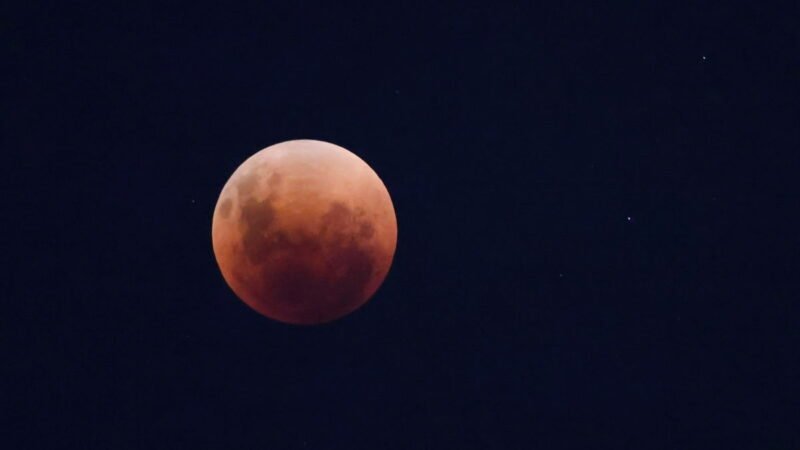 Eclipse total da Lua na madrugada de 14 de março