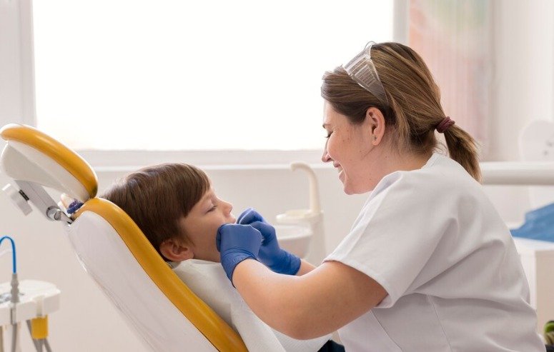 A partir de qual idade meu filho deve ir ao dentista?