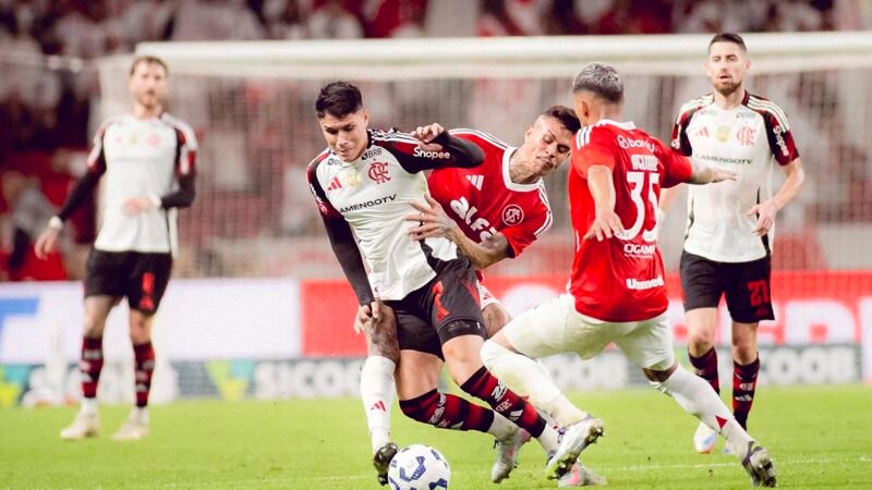 Flamengo vence reservas do Inter fora de casa e dispara na liderança