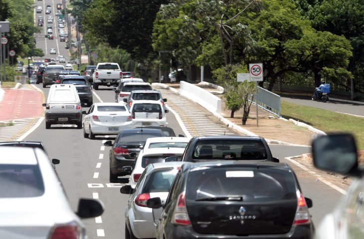 Motoristas devem quitar parcela do IPVA 2025 até sexta-feira (29)
