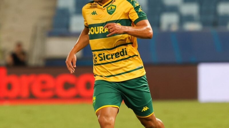 Cuiabá vence a Chapecoense em casa