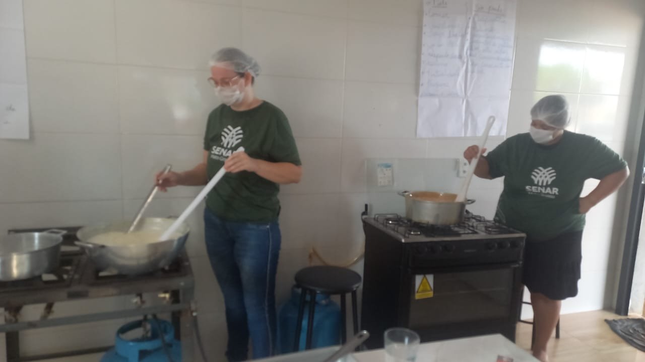 Sindicato Rural de Guarantã do Norte e Senar estão realizando o curso de produção artesanal de derivados do leite