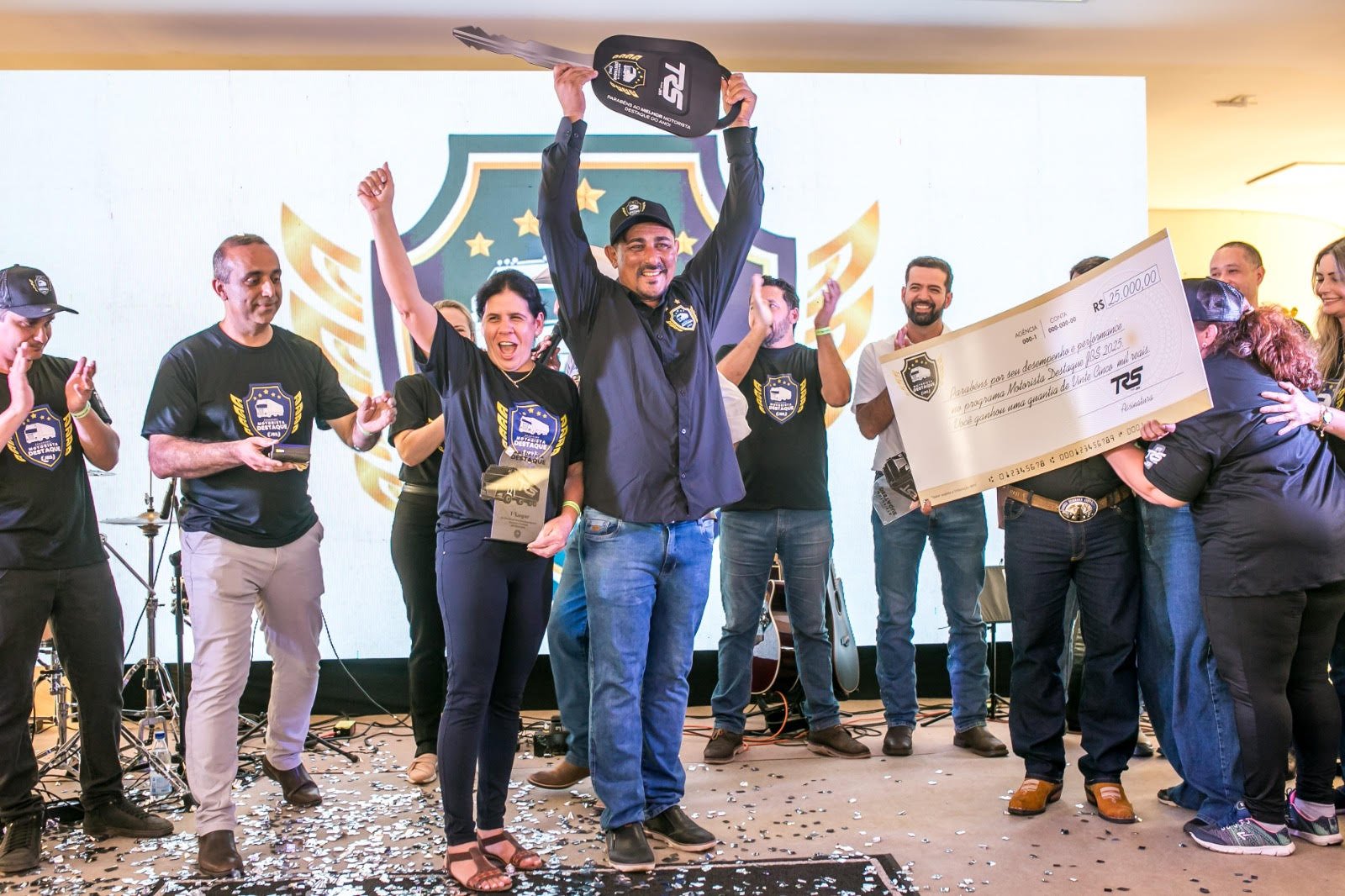 JBS reforça compromisso com segurança no trânsito e reconhece motoristas em programa