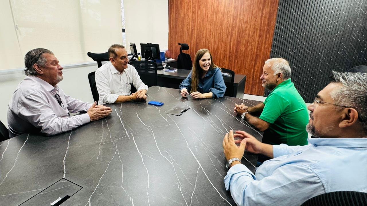 Wilson Santos articula alternativas de crédito para reconstrução do Shopping Popular com Desenvolve MT