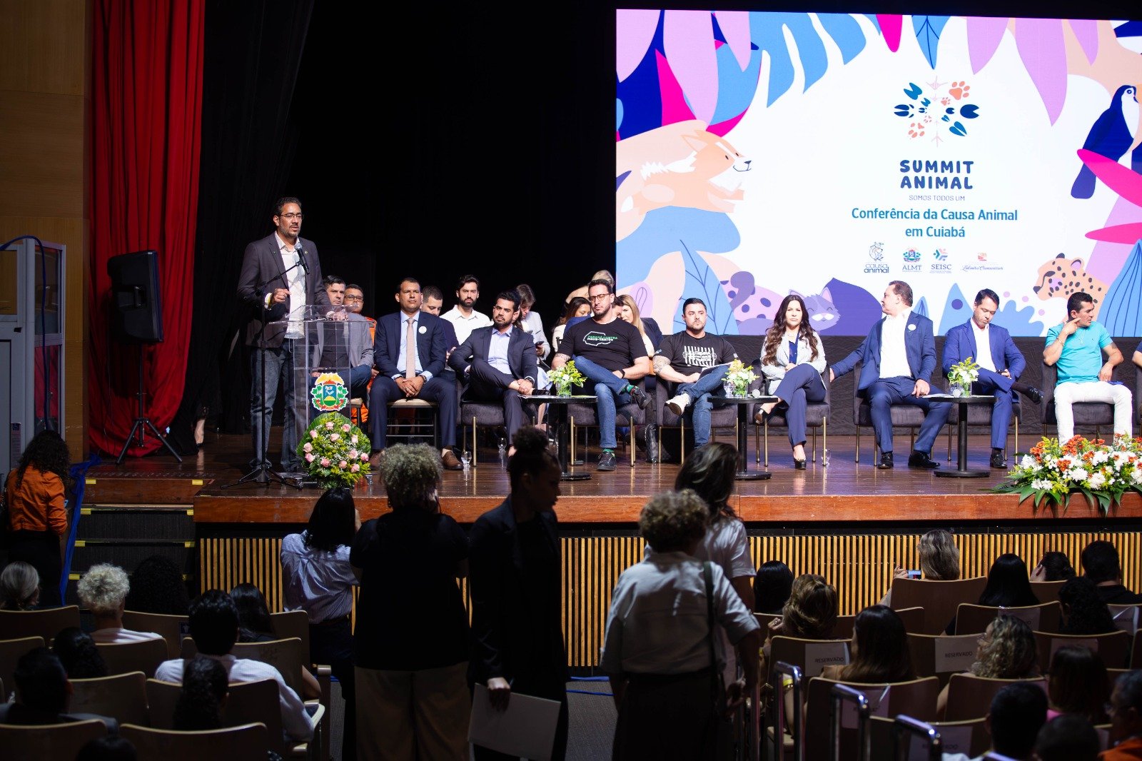 Bem-estar animal é debatido em Summit com participação do CRMV-MT