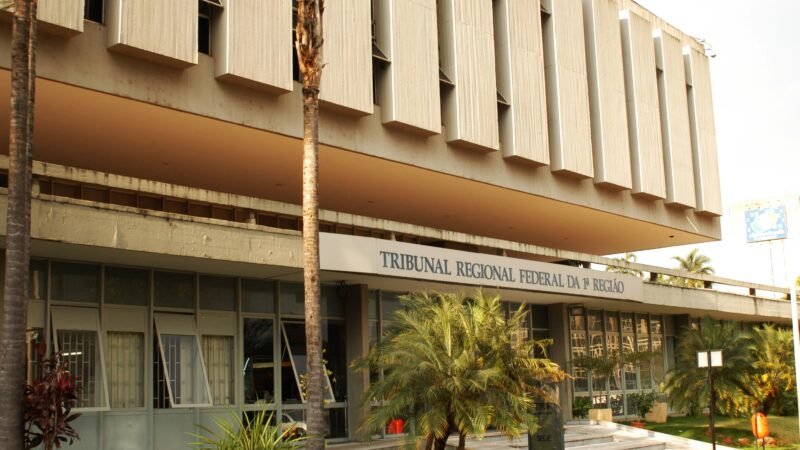 Justiça Federal reforma sentença condenatória e absolve servidor público em processo criminal de alta complexidade