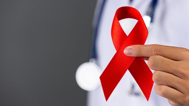 HIV: informação, prevenção e cuidado durante o ano inteiro