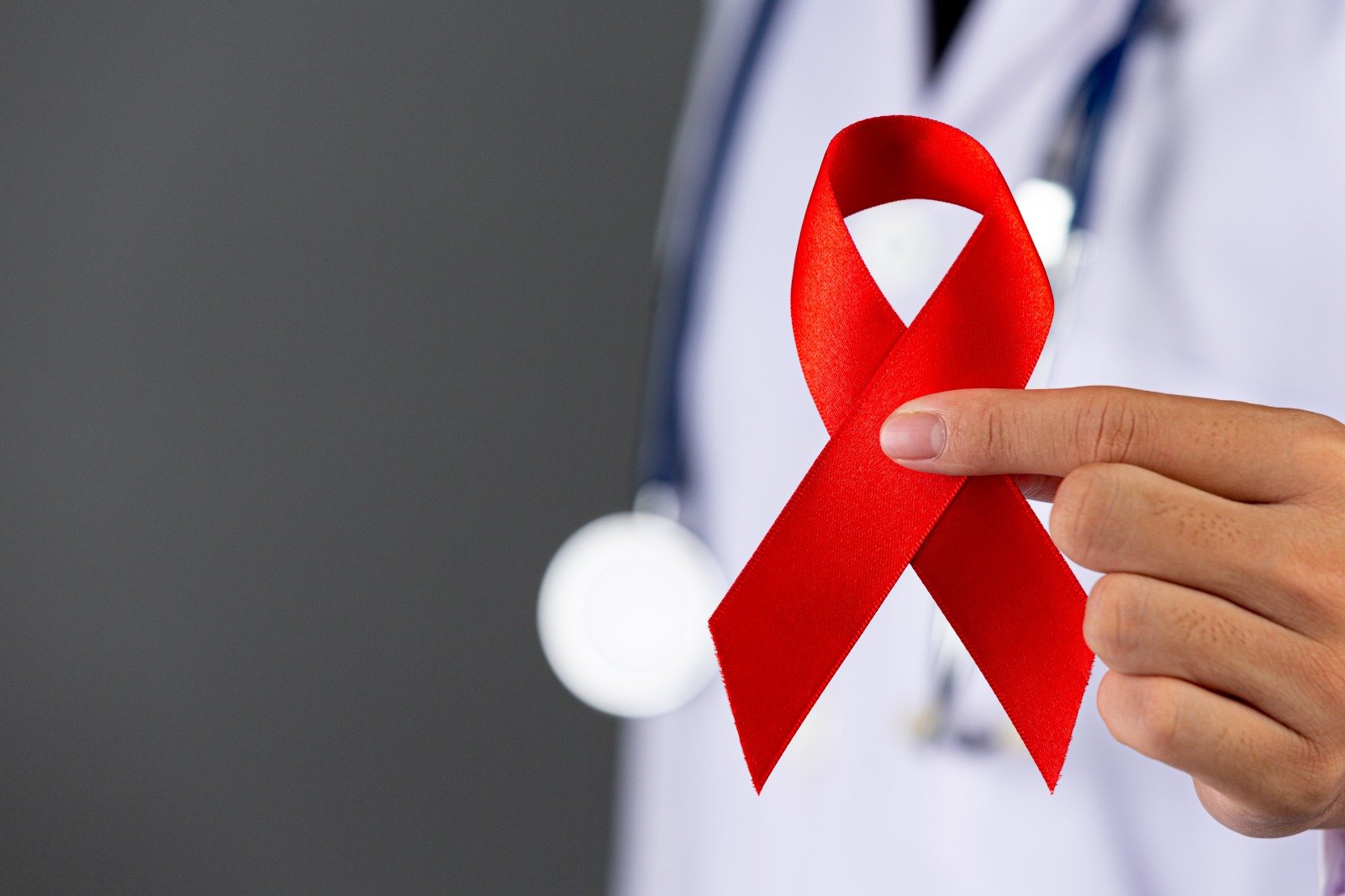 HIV: informação, prevenção e cuidado durante o ano inteiro