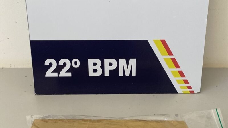 Policia Militar prendeu mulher com 1 quilo de droga