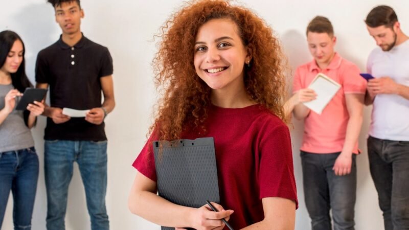 Programa BEEM já impulsionou mais de 9 mil jovens no mercado de trabalho e segue com vagas abertas para novas empresas