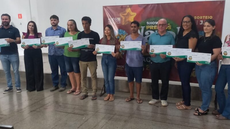 ACEG faz a entrega dos prêmios dos ganhadores da promoção show de prêmio