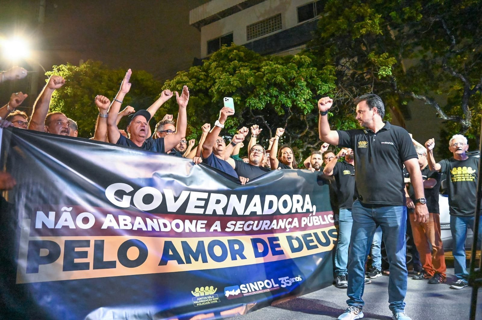 SINPOL-PE realiza passeata no Recife por valorização e cumprimento dos 33% reconhecidos pela Justiça