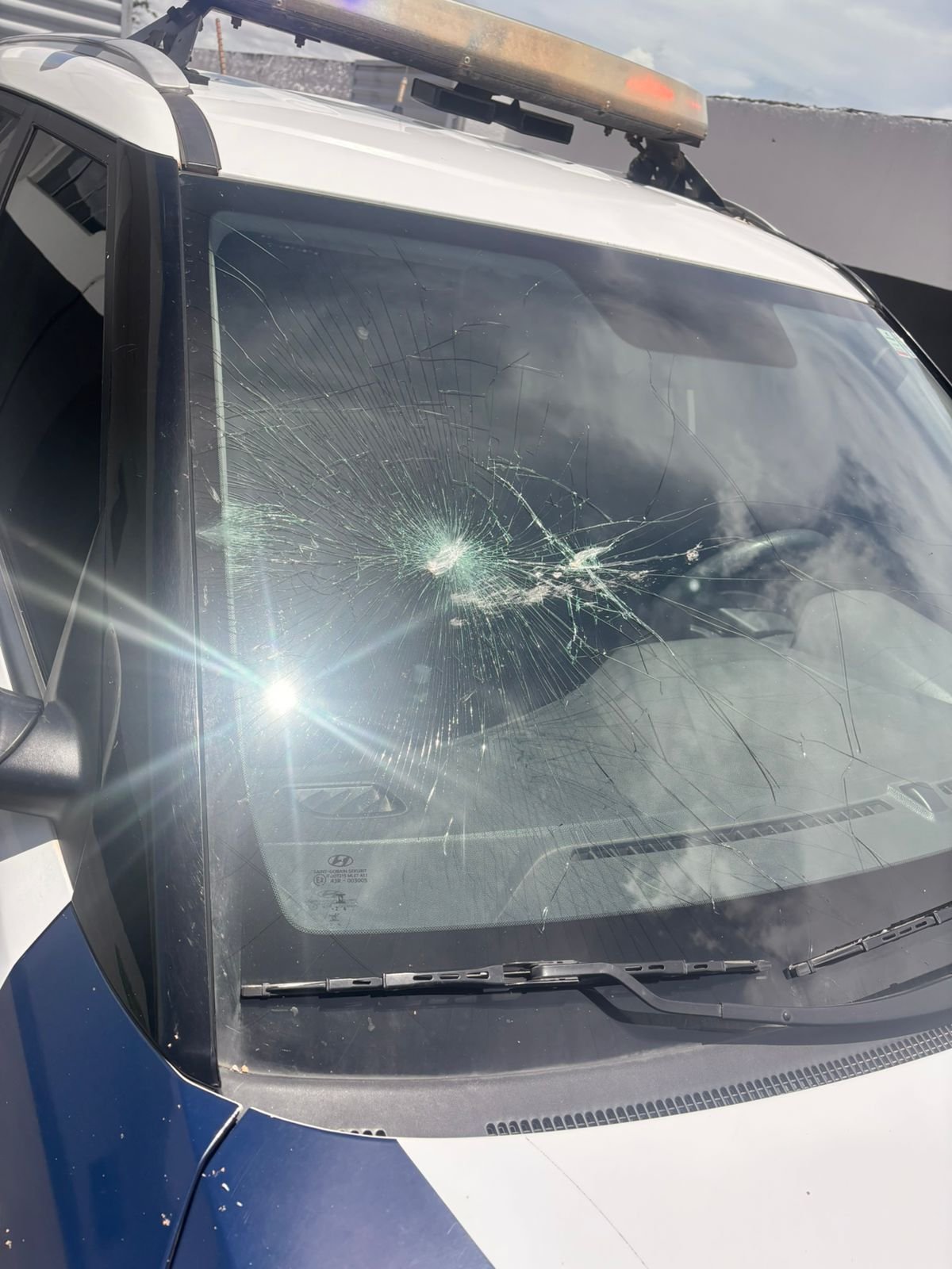 Mulher quebra viatura da Policia Militar em Peixoto de Azevedo