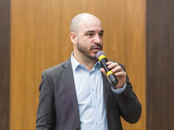 Professor da UFMT é reeleito presidente da Federação Brasileira de Geólogos