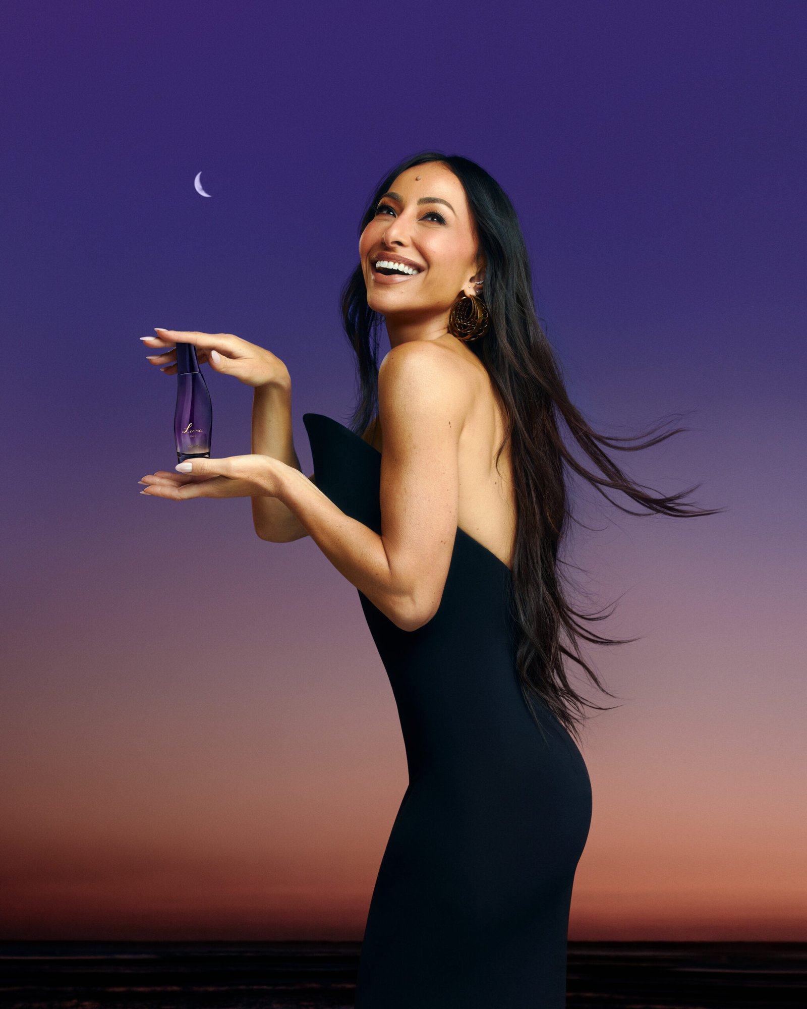 Sabrina Sato é o rosto de Luna Nuit, nova fragrância da Natura, em campanha que celebra a paixão pela vida